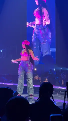 #pinkfriday2 #pinkfriday2tour #starships #nickiminaj #lasvegas 