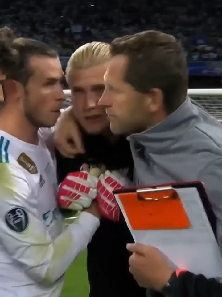 The nightmare of Loris Karius vs Real Madrid #loriskarius #liverpool #liverpoolfc #liverpoolfans #real #realmadrid #realmadridliverpool #realmadrid2018 #kariusfinal2018 #goalkeeper #goalkeepersaves #footballfails #football #footballtiktok #footballvideo #footballskills #footballfunny #footballfunnymoments🤣