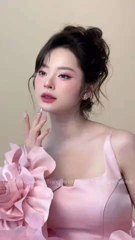 Vẫn là tone make hồng đất mà các chị đẹp nhà e ưa thích đây ạ #Makeupandhairbyme #makeupandhairbyme💄💋 #fbmakeuptrangpark #fbtrangpark #makeup #makeupnoel #layout #makeupartist #makeuptiktok #makeupbyme #bienhinh #fypシ゚viral #xuhuong #douyin #xuhuongtiktok #trending #makeupdouyin #fypシ #trend #wenddingday #makeupwendding #ngayvuquy #lễvuquy #makeanhoi 