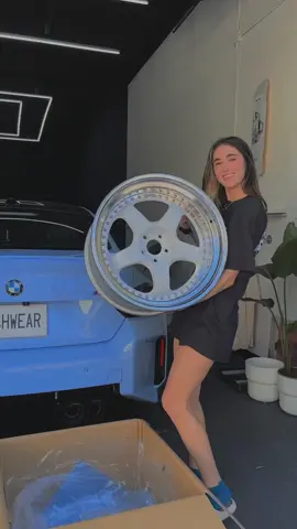 cantik itu harus mandiri ya neng😶♥️#bmw#g87m2#coupe#carsoftiktok 