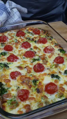 Enjoy a cozy and nutritious meal with this Vegetable and Egg Casserole. Ingredients: - ½ broccoli, chopped into small pieces - 3 potatoes - 2 carrots - ½ leek - 4 eggs - 1 tablespoon (50g) sour cream - 100ml cream - Salt and pepper - 5 cherry tomatoes, halved - 150g grated mozzarella . . @GialloZafferano 