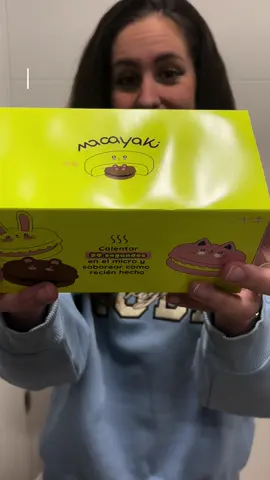 Macayaki🥞 En este nuevo local que está de moda en Madrid, podréis probrar un postre súper original e innovador: un Macaron envuelto en un pancake estilo japonés😍 Puedes personalizarlos a tu gusto, eligiendo el macaron, el pancake y los toppings que tu desees. ¡Se te hará dificil elegir!  #macayakimadrid #postremadrid #planesmadrid #dulcemadrid #pasteleriamadrid #restaurantesmadrid #comerpormadrid #mejorrestaurantemadrid #foodblogger #mukbang #foodbloggermadrid #food #comida #macaron 