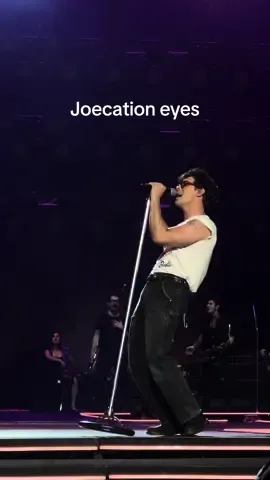joecation eyes in melb was the first time i felt alive in years @Jonas Brothers #jonasbrothers #@joejonas #joecationeyes #vacationeyes #melbourne 