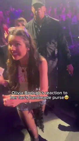 I WANNA MEET OLIVIA SO BAD😭 #oliviarodrigo #gutstour #gutsworldtour #foryou #fyp #fy @Olivia Rodrigo #taylorswift 