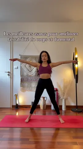 #yoga #yogaposes #yogatips #movement #yogateacher #asana #balance #focus 