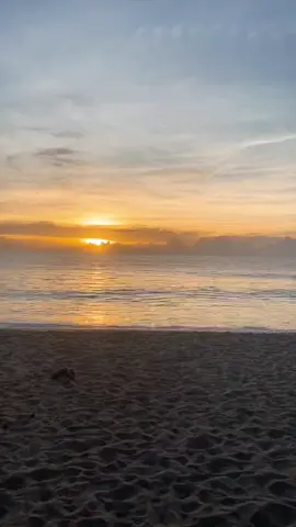 This kind of view every morning🌅#beachvibes#sunriseview#peaceful 