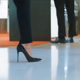 Remembered her walk as Ms.Rachel Yoo slayy ✨💅#queenoftears #kimjiwon #kimsoohyun #drama #kdrama #fypシ #fyp 