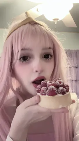 ILL  EAT TBIS OTHER TART INSTEAD!!!! :DD#adventuretimecosplay #princessbubblegum 