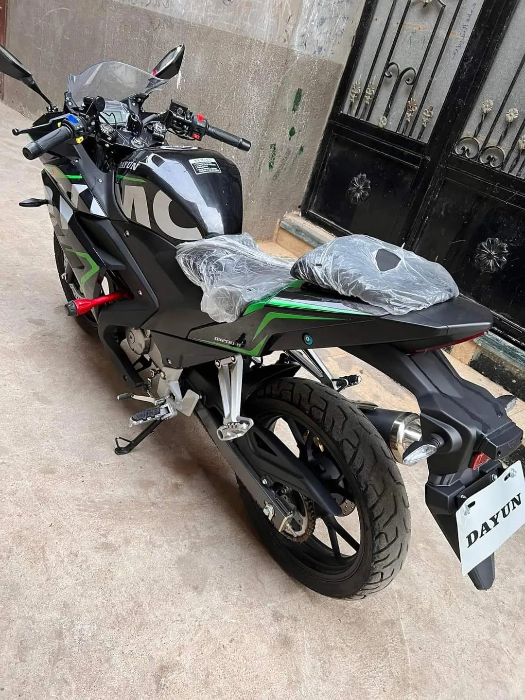 مطلوب  دايوان R200 واسط. سعرر. معقول #عمار_ابراهيم #مجمع_دايوان_التجاري 