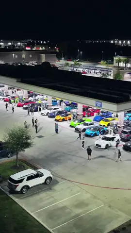This is how we do it in Houston 🔥 More content on the way!  #teamsavage #exoticcars #supercars #carclub #carculture #nightrun #houston #mclaren #lambo #ferrari 