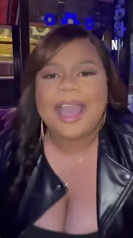 Didn’t someone say they were working with @Netflix ?? This is how you do it.  #reesateesa #netflix #sxsw #premiere #surprise #3bodyproblem #whattfdidijustwatch #whotfdidimarry 