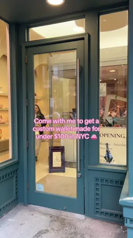 NYC gals run don’t walk #newyork #newyorkactivities #purse #bag #wallet #poleneparis #budget #nycbucketlist #girly #girlyaesthetic #treat #fashion #shopping #nycfashion @polene_paris 