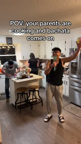 the cooking playlist goes crazy😂 #bachata #princeroyce #corazonsincara #dance #dancechallenge #banger #spanish #latino #keepgodfirst #godisgood #foryou #foryoupage 