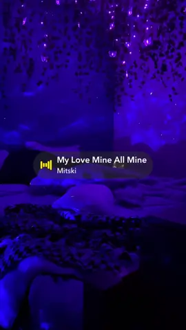 My daughters dorm room is so dreamy😩😍✨