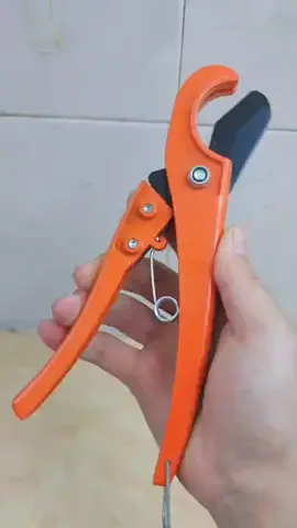 ppr water pipe gunting na panggupit ng pipe cutter pvc pipe kutsilyo import pipe cutter wire pipe mabilis gunting mainit na matunaw pipe cutting blade # gunting # tubig pipe gunting # mahusay at praktikal na mga tool # hardware department store # linya pipe mabilis gunting