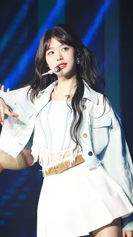 Tiktok please dont ruin the quality 😭 #wonyoung #ive #wonyoungive #kpop #fancam #highqualityfancam #fyp #fypシ 