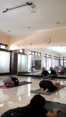 🌱Nadya Yoga Daily🌱 ____________ Yuk buat kalian para pemula yang mau ikutan join untuk First Class kita ada diskon 50% untuk periode Februari 2024 - Maret 2024!  Reservasi dan Pendaftaran segera klik link di Bio ya! 📍Jl. Semeru No. 76 Kota Malang . . . #yoga #yogainspiration #yogaibuhamil #yogapractice #yogateacher #yogaeverywhere #yogaeveryday #yogajourney #yogamom #yogalover #yogasurabaya #yogamalang #yogamalangmurah #yogamalangraya #yogamalangwanita #yoga2024 #fyp #zyxcba 