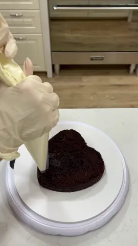 كيكة راحت لدبة الحصن في الفجيرة #cake #bakery #satisfyingvideos #cakeideas 