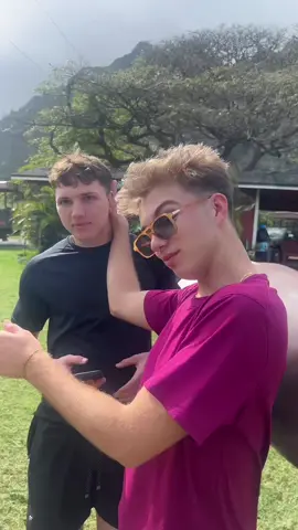 save the cowboy tbh 🙌🏻🙌🏻🙌🏻 #foryoupage #fyp #triplets #oahu #hawaii 