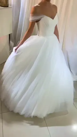 Sublime princesse 💍 #weddingdaywomen#weddingdresses #weddinggowns #bridalgowns #weddingideas #weddinginspiration #coutureweddingdress #luxuryweddings #luxuryweddingdress #customweddingdress #weddinggoals #bridetobe #weddingreels #weddingreel #weddingcontentcreator #pourtoi#fpy#fpyシ#pourtoii