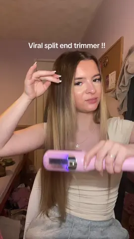 My fav thing to use heheh i love it. Its the viral cordless split end hair trimmer 🫶🏼🤌🏼  #longhair #splitends #haircare #hairtrimmer #viral #hair #hayliiann 