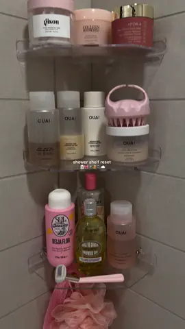 cleaning this was so satisfying 🫧🧖🏽‍♀️🧸 #fyp #aesthetic #cleanwithme #showertok #showershelves #amazonhomefinds #bathroomcleaning #showercleaning #pinkaesthetic #theouai #ouai #girly #loccitane #showerproducts #showerroutine 