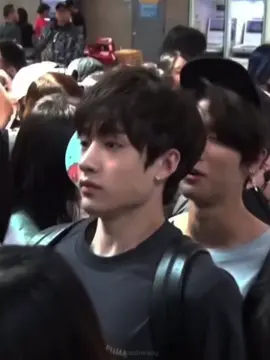 airport bangchan>>> #stanstraykids #bangchan #bangchanedit #straykidsbangchanedit #bangchanstraykidsedit #straykidsbangchan #bangchanstraykids #straykids #straykidsedit #stay #lovestay #leehanhwang #foryoupage#foryou#fyp 