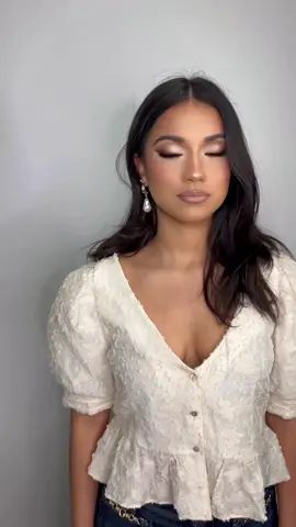 #makeupbyvangie #makeupartist #mua #montreal #mtl #mtlmua #mtlgirls #beauty #makeuptutorial #montrealmakeupartist #tiktok #trend #makeuplook #eyes #lips 