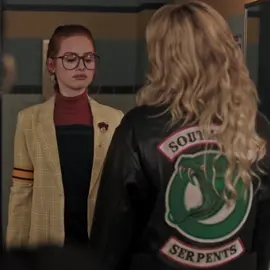 Idk if i want to be her or be with her #riverdale #alicecooper #alicecooperedit #lilireinhart #bettycooper #madelainepetsch #cherylblossom #penelopeblossom #edit #fyp #editz 