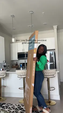 finally an oversized mirror 😍😍 im obsessed! 🫶🏾 @Cozy Furniture  #unboxing #archmirror #mirror #homedecor #homefinds #minimalist #blackgirl #Lifestyle #nigeriantiktok 