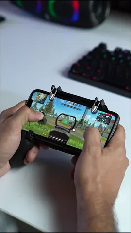 Gamepad Control 👾 Consíguelo en nuestra tienda Online 🇨🇴🇨🇴🇨🇴 Envíos gratuitos a toda Colombia, aceptamos pago contra entrega✅ Información en el link de la Bio ✅ #mandogamer #controlgamer #controlparafreefire #mandoparacelular #android #colombia #gamepadx3 #videojuegosmoviles #callofdutymodernwarfare 