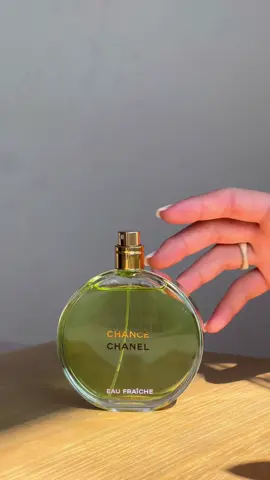 my favorite scent 💚 #chanel #chancechanel #chancedechanel #chanceperfume #chanelperfume #eaufraiche #eaudeparfum #musthave #beauty #BeautyTok #BeautyReview #perfumereview #scentoftheday #citrusscent #citrus #jasmine #teakwood #ugc #ugccreator #ugccommunity #ugcexample #aesthetic 