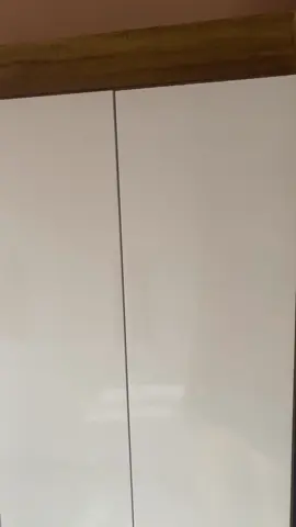 montagem: guarda roupas solteiro, com seis portas e duas gavetas todo em mdf. 