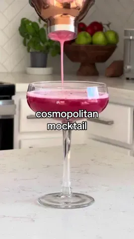 cosmopolitan mocktail✨ what mocktail do you want to shake up next? #cuisinebykatie #mocktails #plantbased #alcoholfree #recipes #cosmo #cosmopolitan #EasyRecipes #asmr 