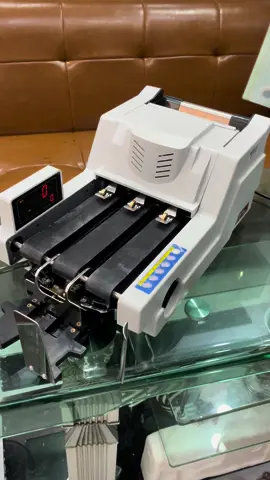 Máy đếm tiền Silicon MC 8800 