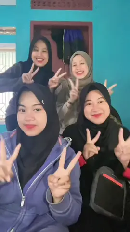 Kali-kali bareng sodara #dancechallenge #dancetiktok #dancesekolah #dance #dancetutorial #saudara #anaksekolah #anaksekolahan #djrimex #djsah #sunday #monday #mondays #sarahsuhairi #djsahtiktok #dancesah #dancedjsah #tiadabintangkanbersinar  #semuanyakanruntuh #detikterakhir #hariterakhirmakansiang #besokpuasa #besokpuasapertama #hariterakhirbulanrajab #gurudanmurid #muriddanguru #sisters #sepupucheck 