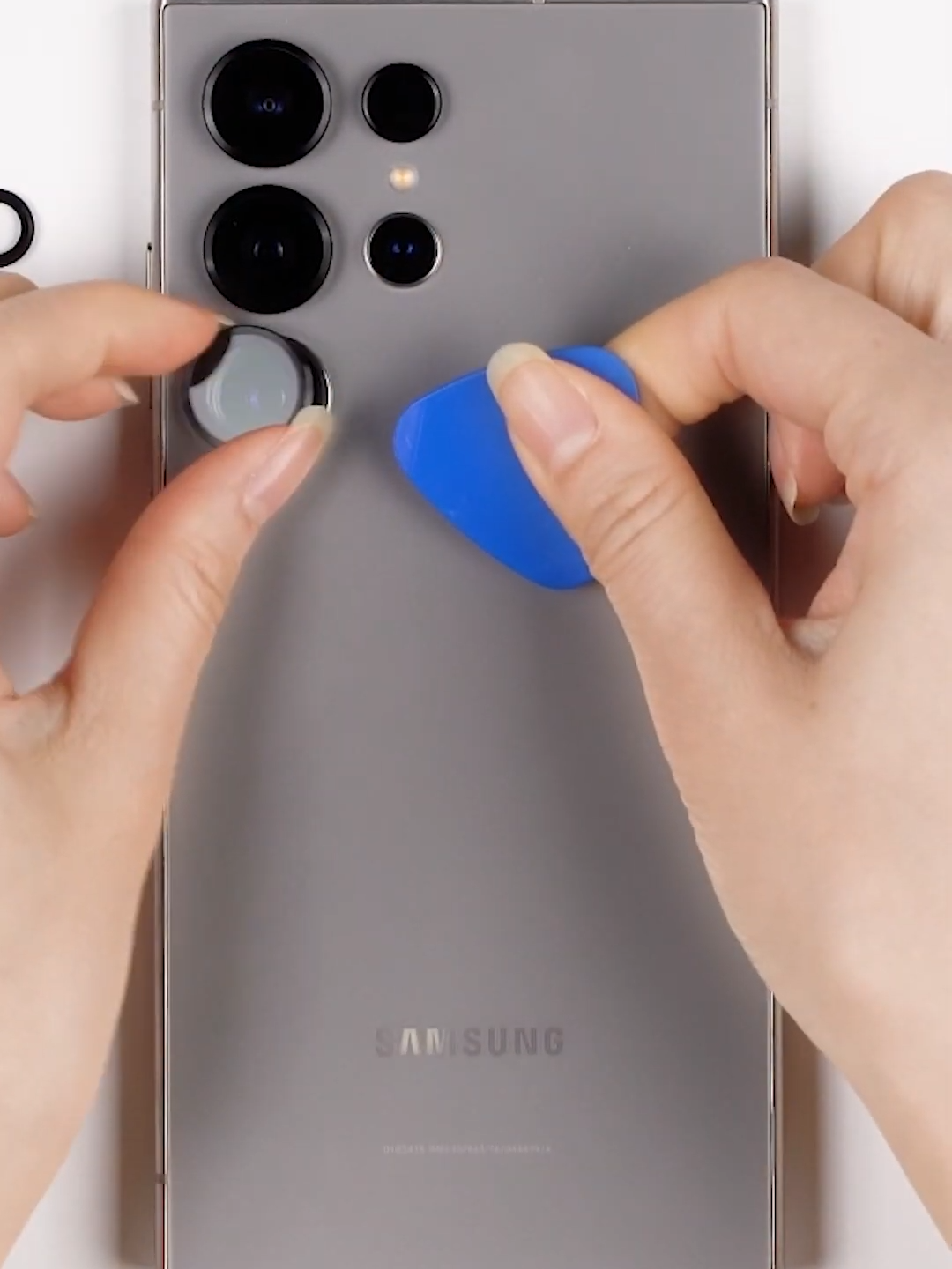 How to install the Ringke Camera Lens Frame Glass on the Galaxy S24 Ultra Telegram: +85515797917 www.usstore-kh.com