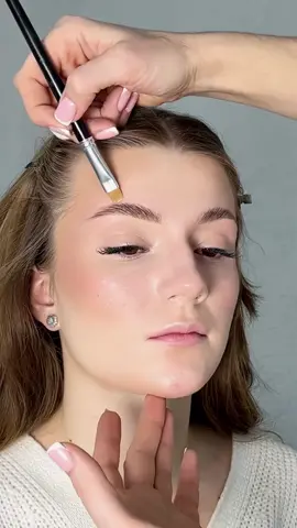 Heb jij onze Eyebrow Shaper Wax al geprobeerd? 😍 #goldenrose #shaperwax #eyebrows #newproduct #mua #flawlesslook #NaturalBeauty#