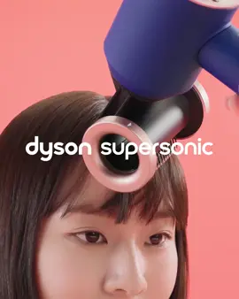 🇩🇪Hd15 em về sẵn 🥰🥰🥰. Phiên bản có hộp da Mã SP: MS10 💰Chỉ còn 9.500k MÁY SẤY TÓC DYSON SUPERSONIC HD15 ( MÀU XANH /HỒNG ROSE) - NEW MODEL 🆕 Nổi bật về màu sắc, máy sấy Dyson HD15 nổi bật trong cải tiến về công nghệ, đầu sấy vượt trội. Bộ sản phẩm gồm 01 thân máy sấy, 04 đầu sấy cải tiến và 01 hộp đựng chuyên dụng của phiên bản đặc biệt.  ✔ Đầu sấy 2in1 ( 2 chế độ tạo kiểu trong 1) : Sấy + Lược duỗi mượt, ẩn tóc con bởi hiệu ứng Coanda ✔ Đầu sấy tạo kiểu: rộng hơn và mỏng hơn tạo luồng khí tốc độ cao hoàn hảo cho việc tạo kiểu, luồng khí đi tập trung hơn không ảnh hưởng tới các phần tóc còn lại. ✔ Đầu sấy làm dịu: dịu đi luồng gió đi ra và khuếch tán không khí tạo luồng khí mát và nhẹ hơn nhưng vẫn đủ làm khô tóc và tạo kiểu nhanh chóng. Rất phù hợp cho mái tóc yếu, tóc mỏng và da đầu nhạy cảm.  ✔    Đầu sấy suôn cho mái tóc suôn mượt tự nhiên: Đầu sấy cho luồng khí êm dịu, loại bỏ tóc xơ rối và giúp suôn mượt tự nhiên#giadung #megasun #hangduc 