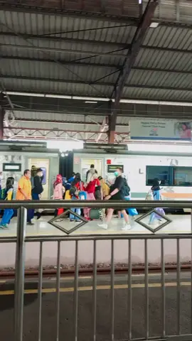mudik #mentahankeretaapi #mentahan #fypシ゚viral #fyp #keretaapiindonesia #kai 