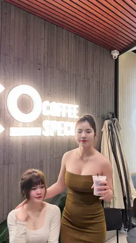 Anh ở đây khum em mời trà sữa 🥰