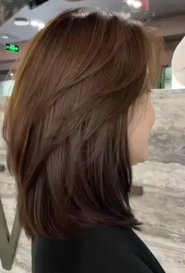 Duỗi phồng layer#topthinhhanh #LearnOnTikTok #duỗitựnhiên #duôiphonghoinuoc #duoitoc 
