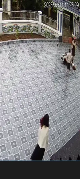 Khắc phục lỗi trơn trượt cho sân nhà bạn. Đá tự nhiên sẽ khắc phục tối đa cho Quý Vị nhé #datnna #danghean #kts #xaydung #sân_vườn #biệt_thự 