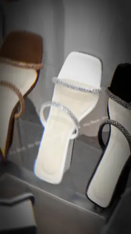 Đế xuồng thấp nha #phuongthaostore #giàycaogót #dép_cao_gót #xuhuong 