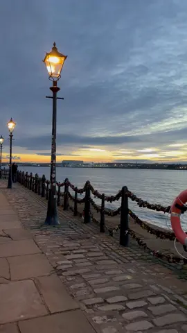 📍Albert Dock Liverpool, England 🏴󠁧󠁢󠁥󠁮󠁧󠁿🇬🇧 ————————————— #liverpool #liverpoolcity #merseyside #visitliverpool #welcometoliverpool #albertdock #albertdockliverpool #liverpoolwaterfront #loveliverpool #exploreliverpool #explore #travel #visitengland #exploreengland #viralreels 