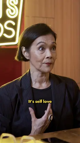 Aura, energi, dan suasana positif adalah sebuah bentuk self love❤️ Penasaran, gimana kelanjutannya? Simak penjelasan lengkapnya oleh Ria Djuwita seorang wardrobe editor hanya di Youtube KATATALKINC atau klik link di bio!  #givingimpact #katatalkinc #erwin'sfriends #erwinparengkuan #riadjuwita #selflove 