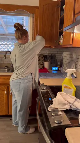 do we want a pt 2? and 3 and 4? bc i can go on all day LOL #cleanwithme #MomsofTikTok #housereset #secondtimemom #momtotwo #momoftwo #secondtimemomtips #secondtimemomexperiences 