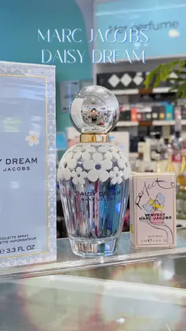 Ngoan xinh yêu của nhà Marc Jacobs đâu dồi? Daisy Dream đây dồi!!! ✨🌸 #uyenngobeautyandcosmetic #uyenngotayninh #uyenngoperfume #tayninh #uyenngocosmetic #tayninh #fyp #xuhuong #nuochoachinhhang #marcjacobs #daisydreamer #marcjacobsdaisydream 