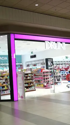 ¿Conoces nuestro espacio @Druni ? ¡Descubre las mejores marcas de belleza!  ✨Te esperamos✨ #druni #madrid #colladovillalba #cclosvalles #beauty #belleza 