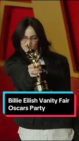 Winning looks good on you. 😍 #BillieEilish last night at the Vanity Fair #Oscars party. (🎥: Getty)